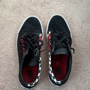 Vans Men's Black and Red Checkered Sneakers